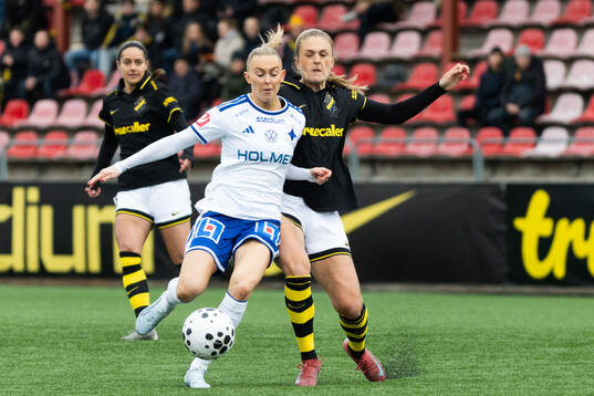 IFK Norrköpings Beatrice Persson och AIKs Lisa Björk