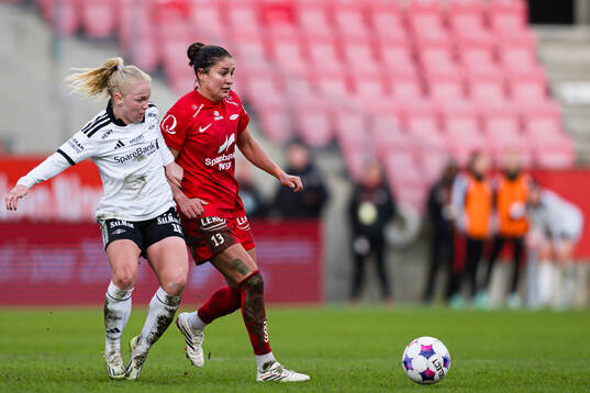 Beate Marcussen of Rosenborg and Brenna Marie Lovera of