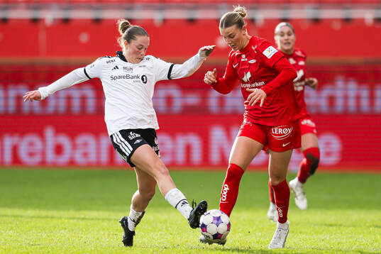 Karoline Røren Svanes of Rosenborg and Dilja Yr Zomers of