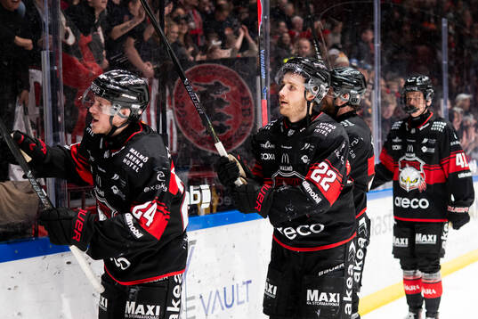 Malmö Redhawks Janne Kuokkanen jublar