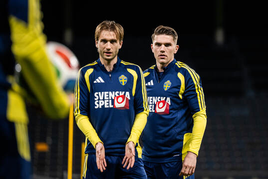 Benjamin Nygren and Viktor Gyökeres of the Swedish