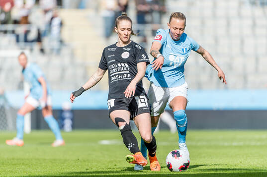 IK Uppsalas Sabina Ravnell och Malmö FFs Nathalie Hoff