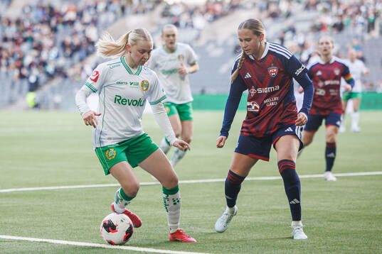 Hammarbys Emilie Joramo och Rosengårds Ria Noora Minerva