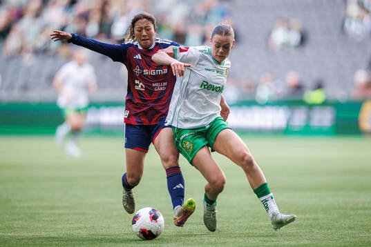Rosengårds Ran Iwai och Hammarbys Sofia Reidy