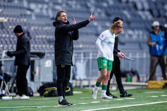 Hammarbys tränare William Strömberg