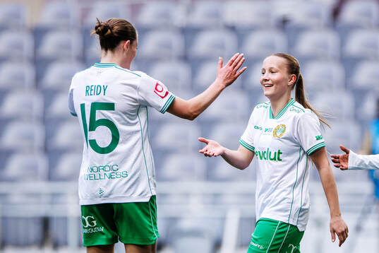 Hammarbys Fanny Peterson jublar
