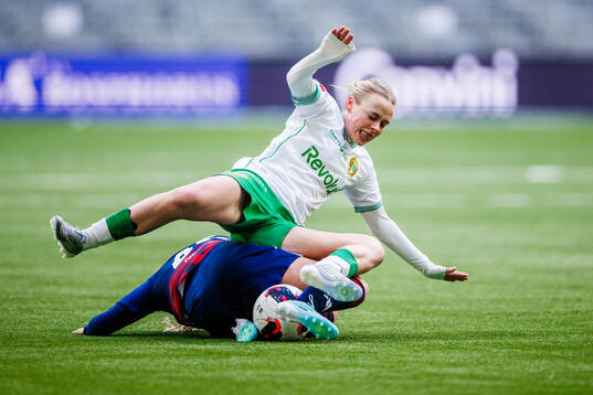 Hammarbys Mari Nyhagen och <Rosengårds Tilde Björklund