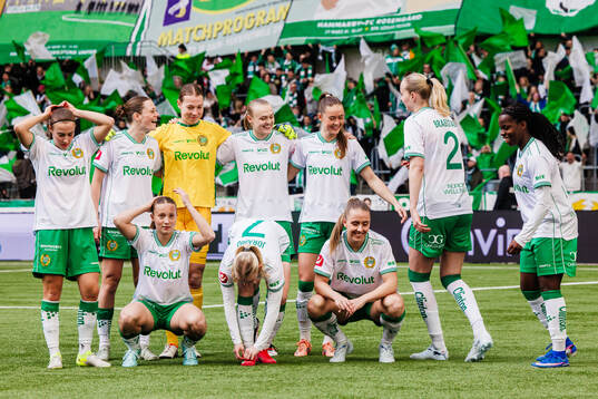 Hammarbys spelare ställer upp för en lagbild