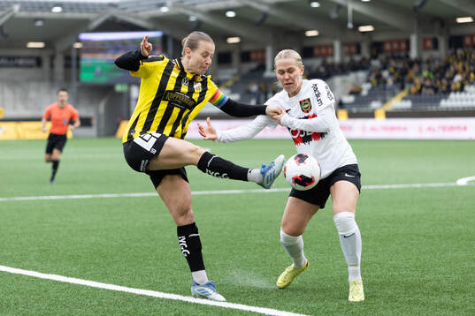 Häckens Anna Anvegård och Brommapojkarnas Ida Garmfors