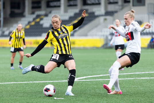 Häckens Paulina Nyström och Brommapojkarnas Amanda Wulff
