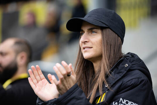 Häckens tränare Elena Sadiku