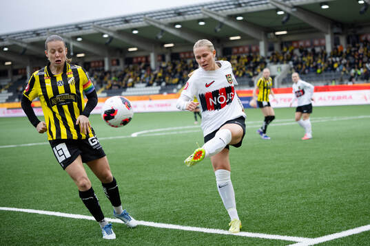 Häckens Anna Anvegård och Brommapojkarnas Ida Garmfors