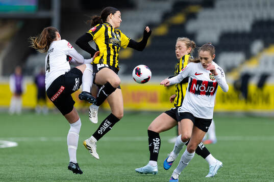 Brommapojkarnas Frida Thörnqvist och Häckens Delaney