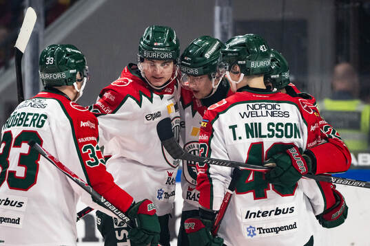 Frölundas Filip Cederqvist och Jacob Peterson jublar