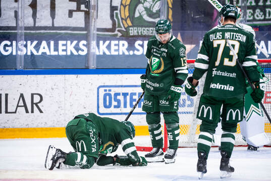 Färjestads Oskar Steen har ont