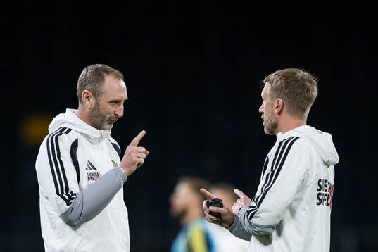 Assistant coach Andreas Georgson and Head coach Graham