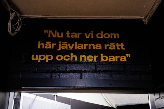 Ett citat ovanför Brynäs spelargång i Monitor ERP Arena