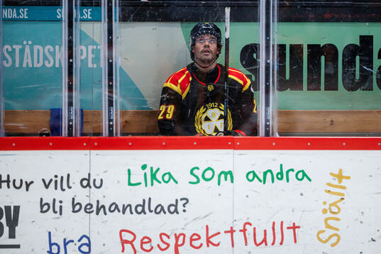 Brynäs Axel Andersson i utvisningsbåset