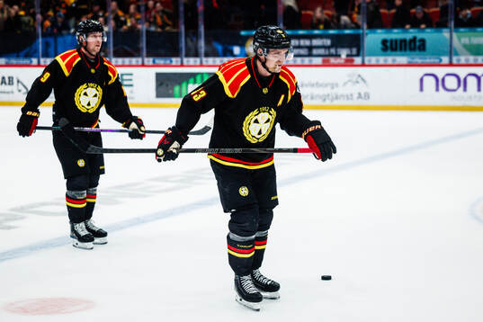 Brynäs Nicklas Bäckström och Jakob Silfverberg deppar