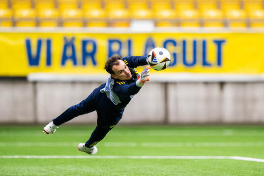 Goalkeeper Elis Bishesari of the Swedish under-21 national
