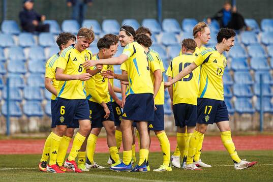 Oliver Månsson of Sweden celebrate with teammates