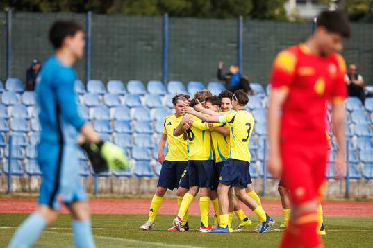 Oliver Månsson of Sweden celebrate with teammates