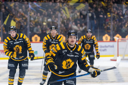 Skellefteås Victor Stjernborg jublar