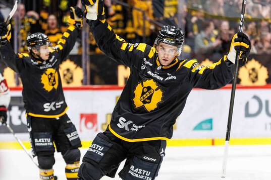 Skellefteås Pontus Johansson jublar