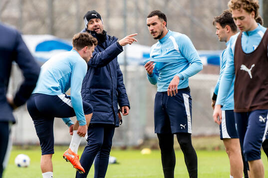 Colin Rösler, huvudtränare Miguel Angel Ramirez och