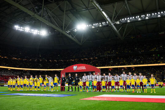 Players of Sweden and of Poland