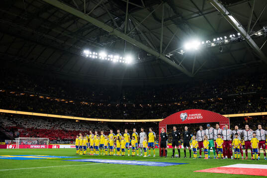 Players of Sweden and of Poland