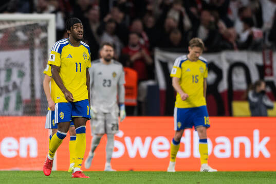 Anthony Elanga of Sweden looks dejected