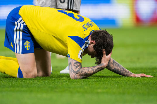 Victor Nilsson Lindelöf of Sweden in pain