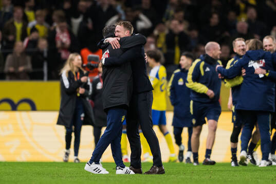 Head coach Graham Potter of Sweden celebrates