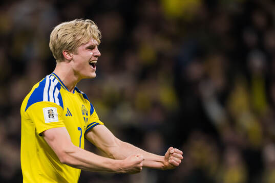 Lucas Bergvall of Sweden celebrates