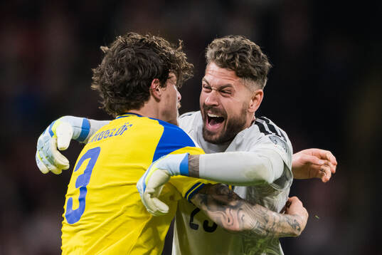 Victor Nilsson Lindelöf and goalkeeper Kristoffer