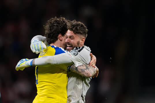 Victor Nilsson Lindelöf and goalkeeper Kristoffer