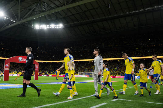Victor Nilsson Lindelöf, goalkeeper Kristoffer Nordfeldt,