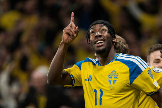 Anthony Elanga of Sweden celebrates