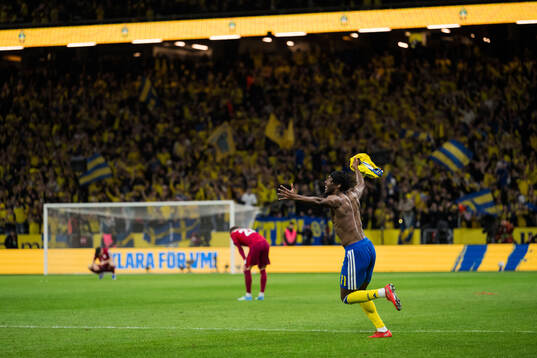 Anthony Elanga of Sweden celebrates