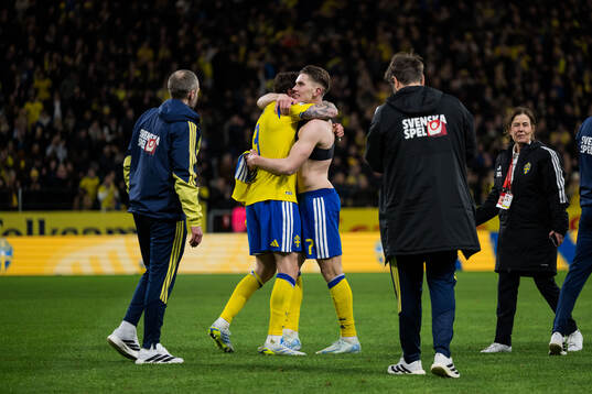 Victor Nilsson Lindelöf and Viktor Gyökeres of Sweden