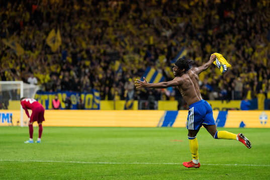 Anthony Elanga of Sweden celebrates