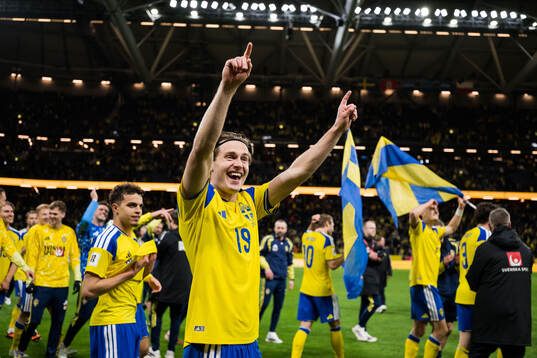 Mattias Svanberg of Sweden celebrates