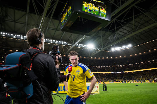 Viktor Gyökeres of Sweden is being interviewed