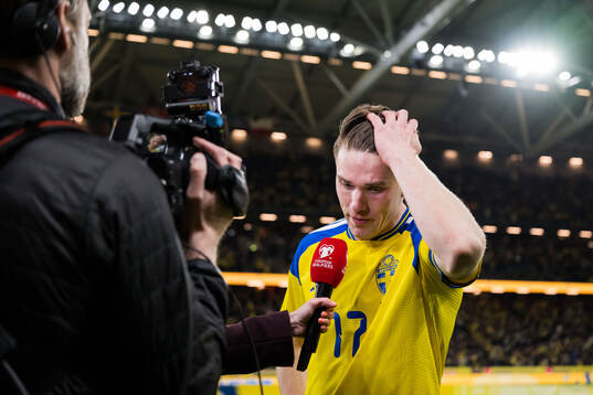 Viktor Gyökeres of Sweden is being interviewed