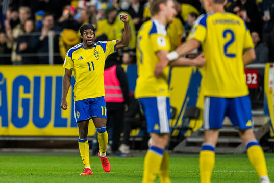 Anthony Elanga of Sweden celebrates