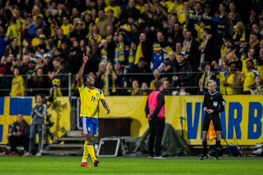 Anthony Elanga of Sweden celebrates