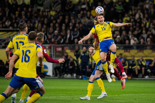 Jan Bednarek of Poland and Carl Starfelt of Sweden