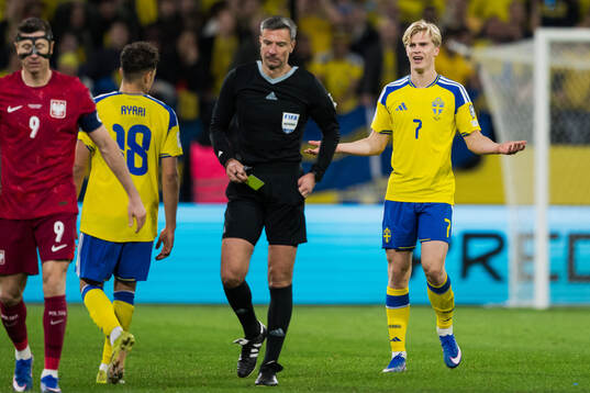 Lucas Bergvall of Sweden reacts