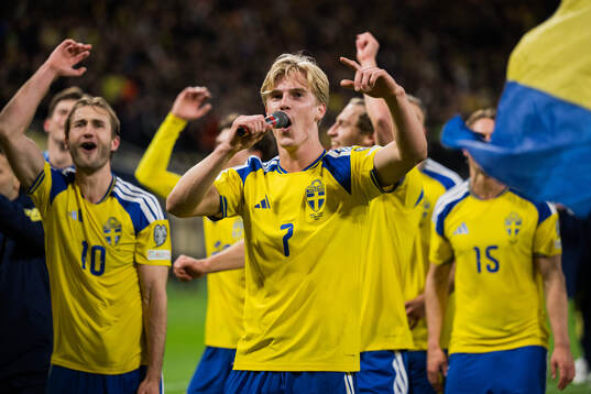 Lucas Bergvall of Sweden celebrates